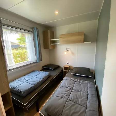 Camping 318 Emplacement Prestige A Mer Et Soleil 5* *